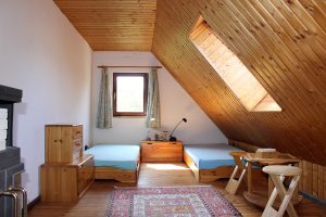 Ferienhaus-Uckermark Schlafzimmer im Obergeschoss rechts für die Selbstversorger Ferien im Boitzenburger Land schon ab 29,- Euro pro Tag