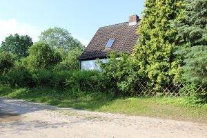 Das Ferienhaus-Uckermark vom Weg aus gesehen schon ab 29,- Euro pro Tag
