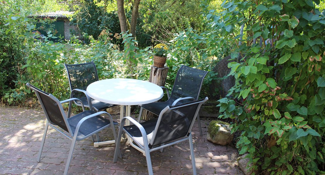 Ferienhaus-Uckermark Terrasse und Grillplatz auch für Raucher und Smoker Ferien und Urlaub im Boitzenburger Land schon ab 29,- Euro pro Tag