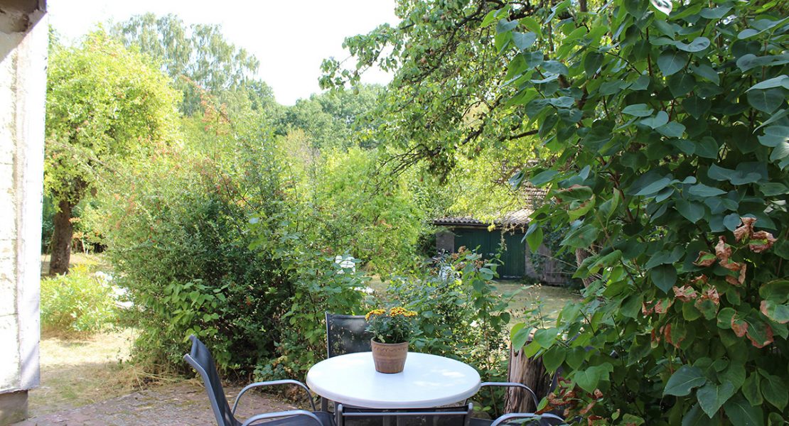 Ferienhaus-Uckermark Terrasse und Grillplatz auch für Raucher und Smoker Ferien und Urlaub im Boitzenburger Land schon ab 29,- Euro pro Tag