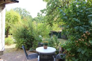 Ferienhaus-Uckermark Terrasse und Grillplatz auch für Raucher und Smoker Ferien und Urlaub im Boitzenburger Land schon ab 29,- Euro pro Tag